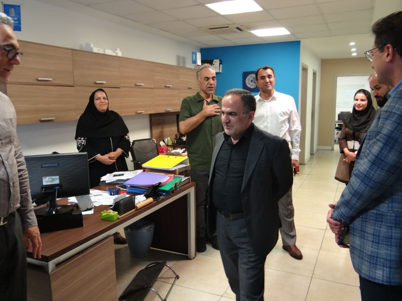 گزارش تصویری بازدید مدیرعامل هلدینگ ساختمانی معلم از بخش‌های مختلف شرکت و دیدار حضوری با کارکنان