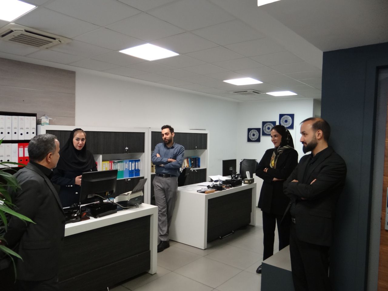 گزارش تصویری بازدید مدیرعامل هلدینگ ساختمانی معلم از بخش‌های مختلف شرکت و دیدار حضوری با کارکنان